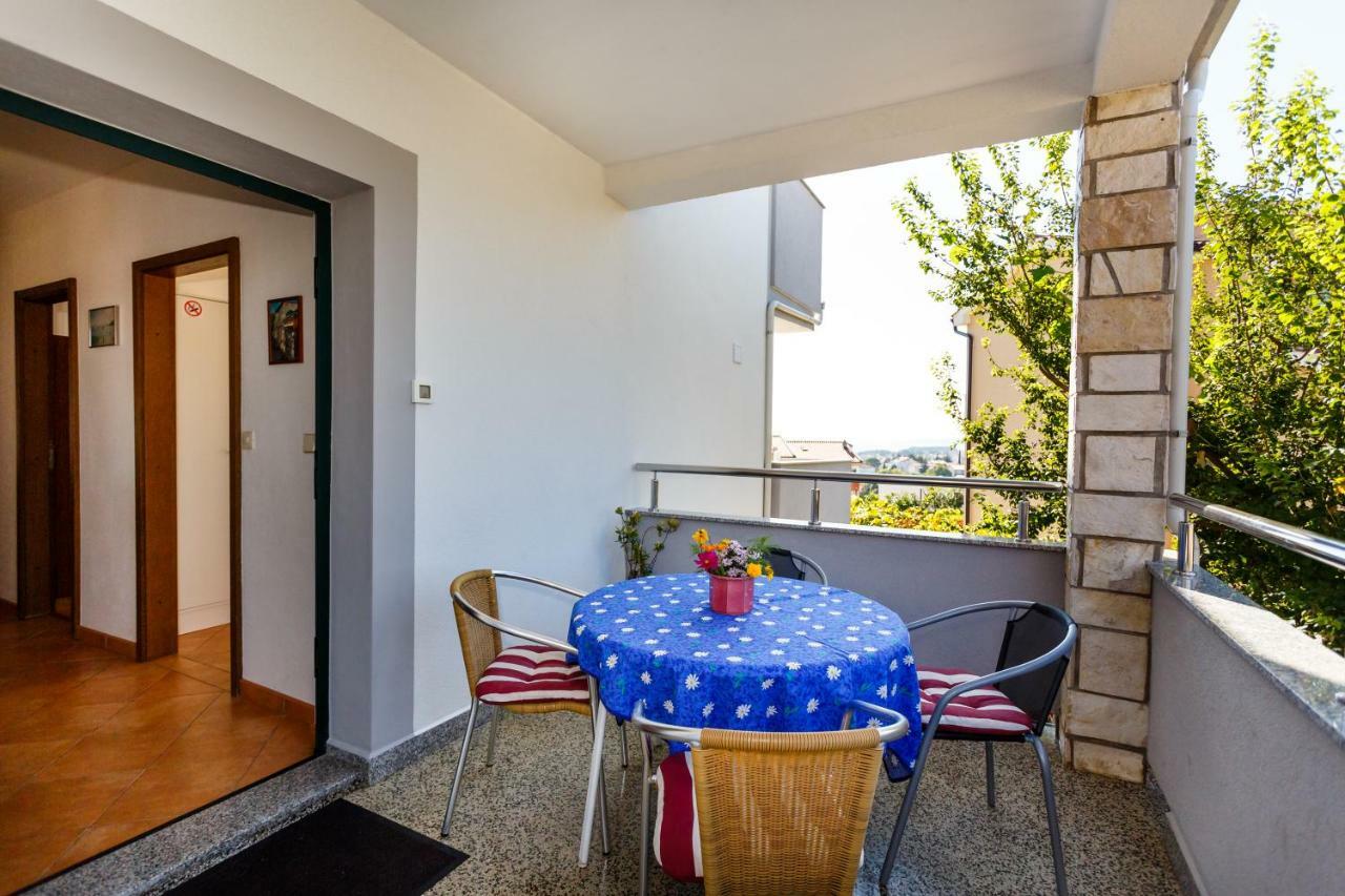 Apartment Anton Крк Экстерьер фото