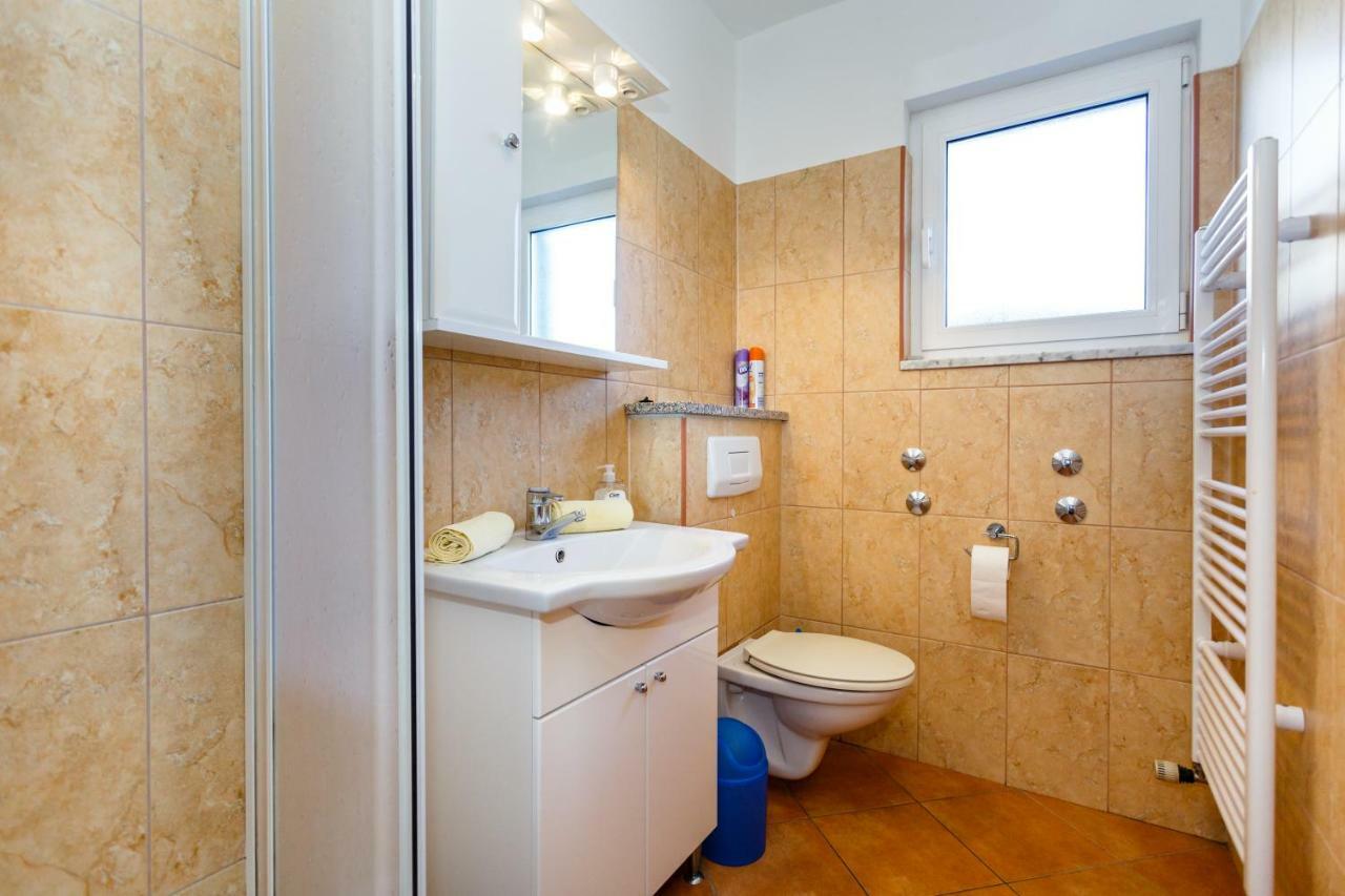 Apartment Anton Крк Экстерьер фото